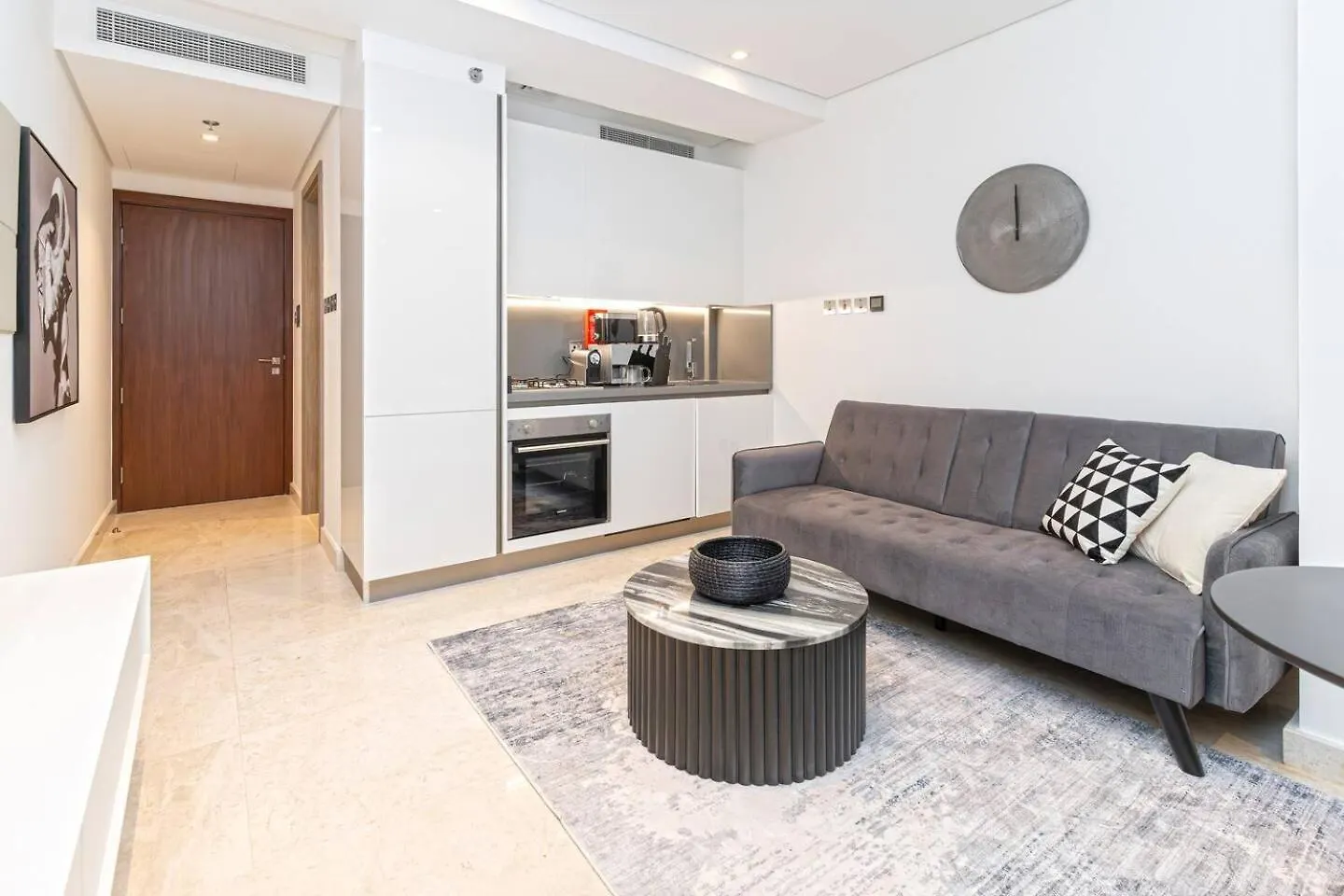 Trendy Studio! Walk To Burj Khalifasleeps 3! Dubai United Arab Emirates