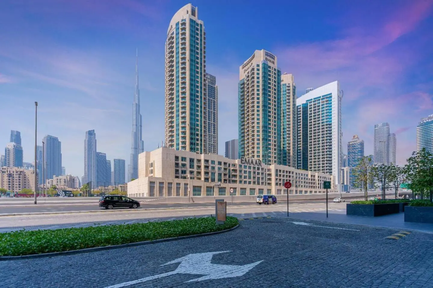 Trendy Studio! Walk To Burj Khalifasleeps 3! Dubai 0*,  United Arab Emirates