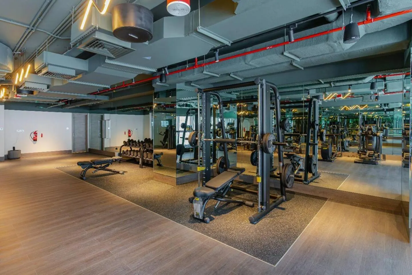 Apartment Trendy Studio! Walk To Burj Khalifasleeps 3! Dubai