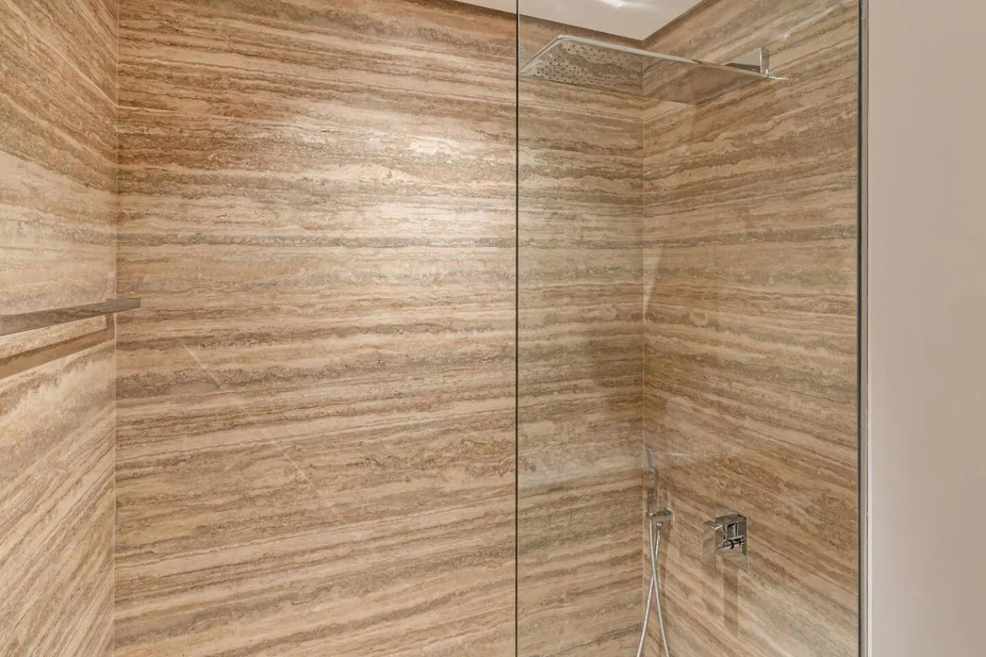 Apartment Trendy Studio! Walk To Burj Khalifasleeps 3! Dubai