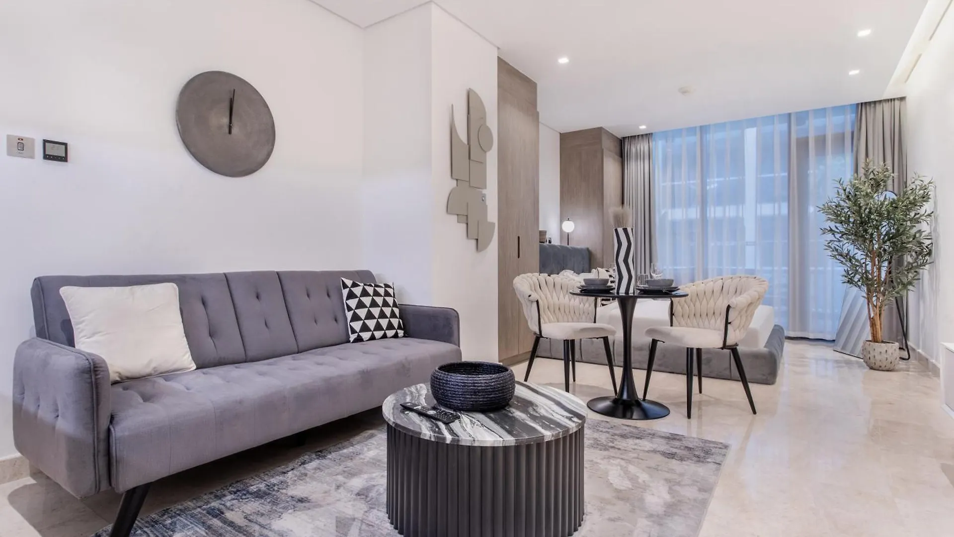 Trendy Studio! Walk To Burj Khalifasleeps 3! Dubai 0*,  United Arab Emirates