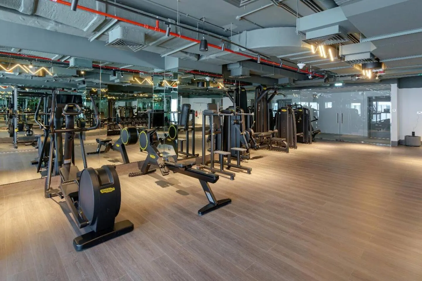 Trendy Studio! Walk To Burj Khalifasleeps 3! Dubai
