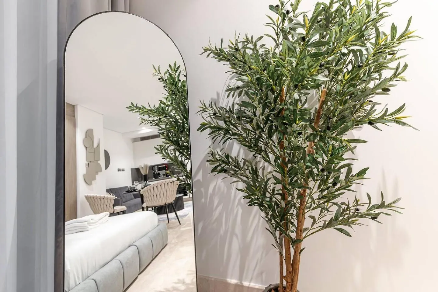 Trendy Studio! Walk To Burj Khalifasleeps 3! Dubai Apartamento