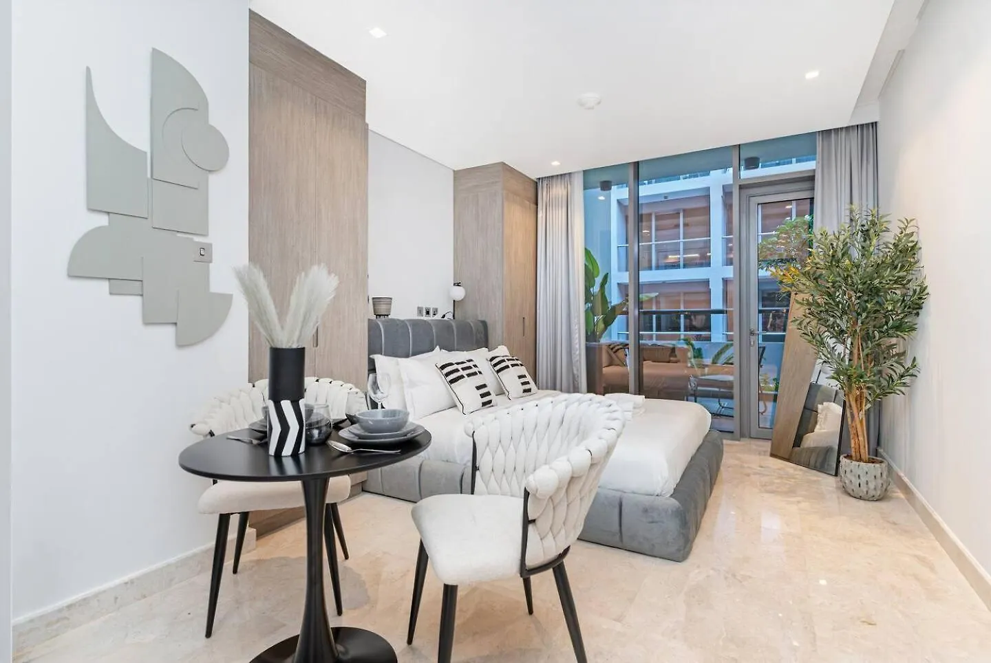 Trendy Studio! Walk To Burj Khalifasleeps 3! Dubai Appartement